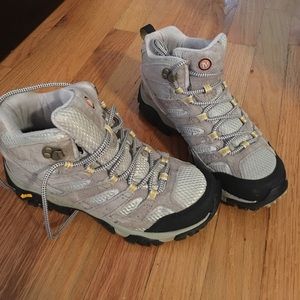 Women’s Merell MOAB 2 Mid Vent Hiking Boot